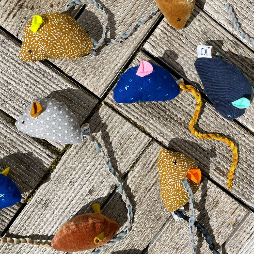 Wholesome organic Catnip stuffed Mouse Toy for Cats